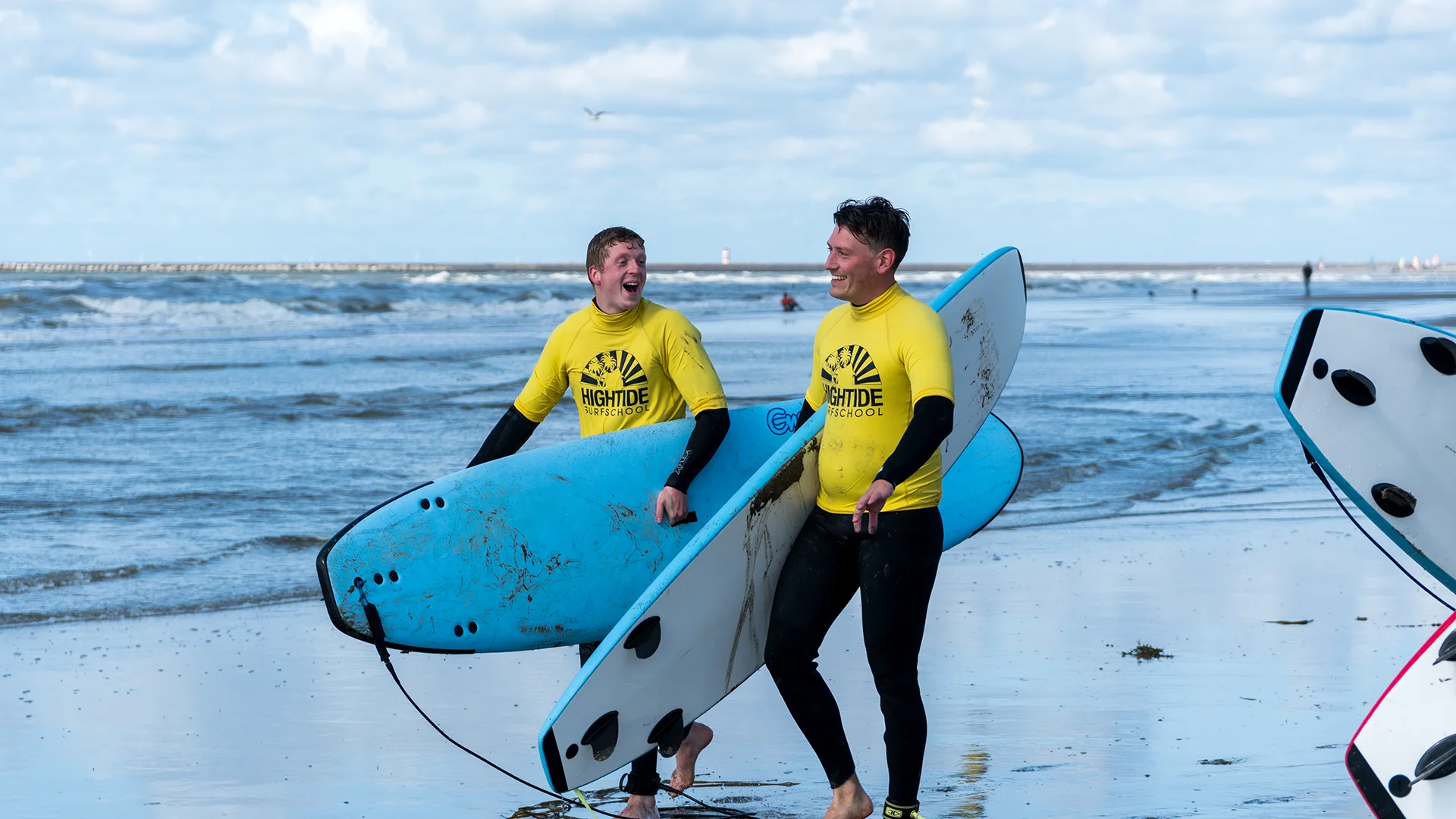 bedrijfsuitje ijmuiden surfen